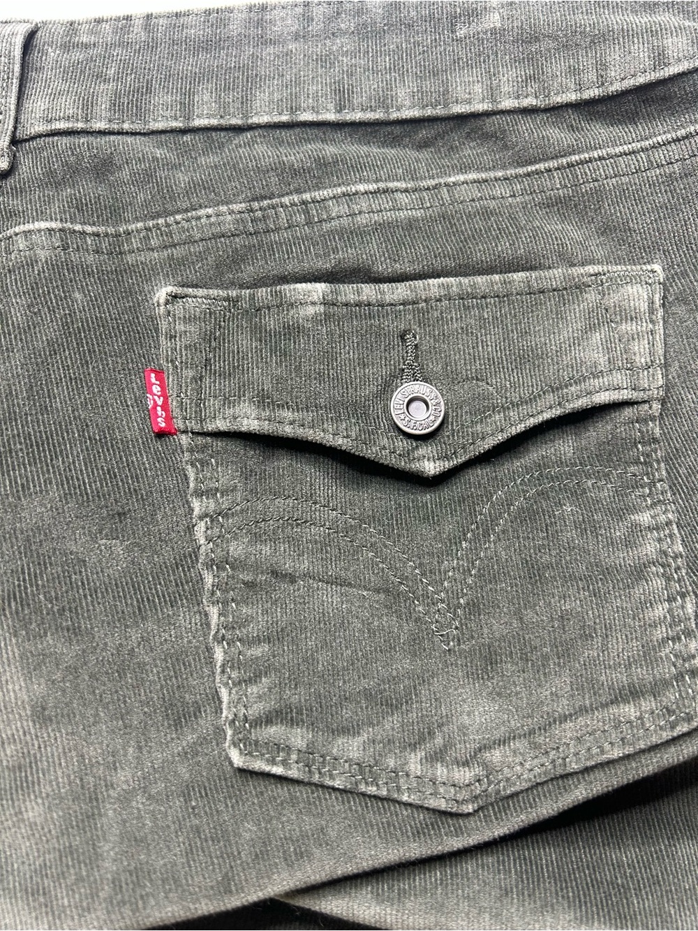 Levi's Women’s 526 Slender Boot Cut Dark Green Corduroy Dark Academia Pants Sz16 - Picture 10 of 10